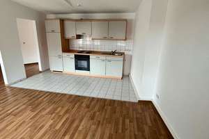 Interessant geschnittene 2-Raum-DG-Wohnung mit EBK in MD-Stadtfeld Ost – Uhlandstr. 7, 39108 Stadtfeld Ost, Magdeburg – Vorschaubild 3