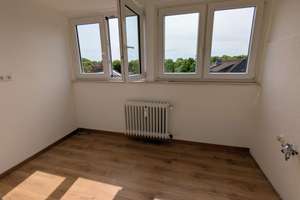 ** ESSEN-BORBECK ** NAH AM SCHLOßPARK ++ RENOVIERTE ++2 ZIMMER ++ DACHGESCHOß ++ 2.ETAGE ++ – Die vollständige Adresse der Immobilie erhältst du vom Anbieter., 45355 Borbeck-Mitte, Essen – Vorschaubild 7