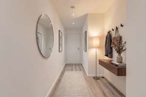Modernes Ambiente, lichtdurchflutet und hochwertig renoviert: 2-Zimmer-Wohnung in München-Moosach! – Die vollständige Adresse der Immobilie erhältst du vom Anbieter., 80992 Alt-Moosach, München – Vorschaubild 3