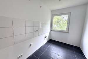 schön geschnittene 3-Zimmerwohnung mit Balkon – Franz-Schubert-Straße 14, 47228 Duisburg – Vorschaubild 2