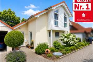 Viel Platz für das Leben - Junges Familienhaus mit Garten, Galerie und Sonnenterrasse