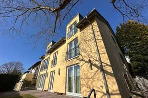 Für gehobene Ansprüche: Großzügiges & modernisiertes Haus - 2 Einbauküchen, Kamin & Fernblick – Die vollständige Adresse der Immobilie erhältst du vom Anbieter., 65817 Eppstein – Vorschaubild 1