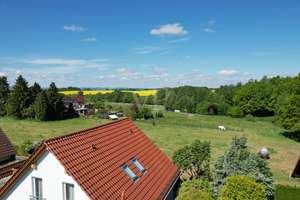 Sonnenhelle Tage zwischen Terrasse, Garten und Balkon – Die vollständige Adresse der Immobilie erhältst du vom Anbieter., 1328 Schönfeld/Schullwitz, Dresden – Vorschaubild 4