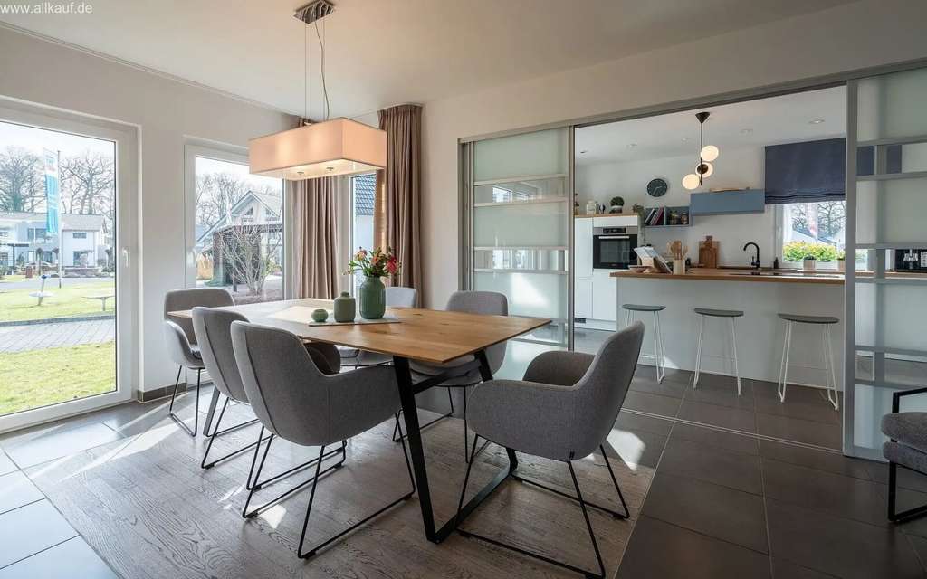 Immobilie in Höttingen - Modernes Mehrgenerationenhaus - flexible Wohnlösungen für Ihre Familie inklusive Baugrundstück - Bild 3