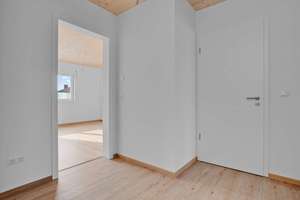 KFW40 Niedrigenergie mit Förderungen! Sofort bezugsfertiges Reihenhaus mit Stadtgarten am Fluss – Die vollständige Adresse der Immobilie erhältst du vom Anbieter., 95448 Hammerstatt/St. Georgen, Bayreuth – Vorschaubild 13