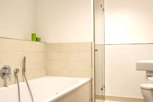 Wohnen oder Vermieten im schicken PRAEDIUM - 2-Zi plus Einbauküche, Loggia, TG-Stellplatz, Concierge – Europa-Allee 103, 60486 Gallus, Frankfurt am Main – Vorschaubild 4