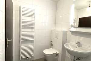 Premium-Apartment mit Bad, Küche, großem Sonnen-Balkon und TG-Stellplatz in zentraler & ruhiger Lage – Marbacher Straße 17, 40597 Düsseldorf – Vorschaubild 16