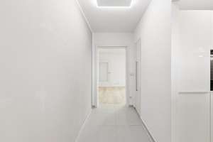 Helle 2,5-Zimmer-Wohnung mit großem Südwestbalkon und EBK – 81241 Am Westbad, München – Vorschaubild 3