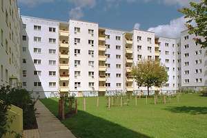 Einkommensorientierte Miete, 2 Personen, max. 1.690 Euro Haushaltsnettoeinkommen mtl. gesucht – Warnemünder Str. 42, 13059 Neu-Hohenschönhausen, Berlin – Vorschaubild 2