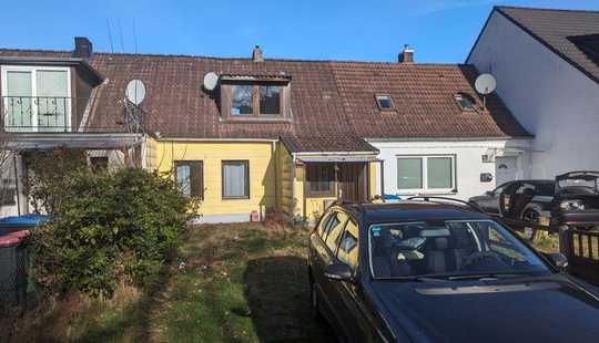 Bild von Sanierungsbedürftiges 3-Zi. RMH mit eigenem Garten in Hamburg. Erweiterungspotenzial auf ca.110m²!