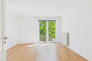 Maria-Louisen-Straße! Sonnige kleine 1-Zimmer Wohnung in bester Lage! – Maria-Louisen-Straße 55, 22301 Winterhude, Hamburg – Vorschaubild 2