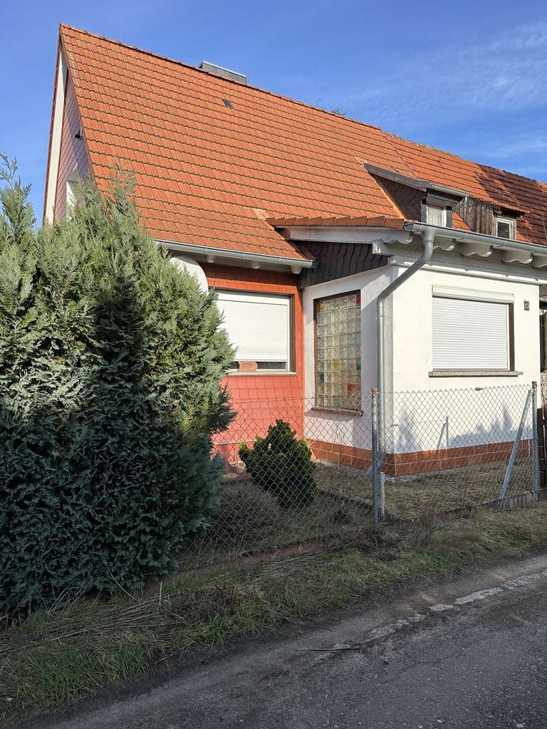 Immobilie in Gardelegen - ➡️ Verwirklichen Sie sich in dieser Doppelhaushälfte! ⬅️ - Bild 1