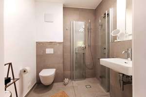 Großzügiges 3-Zimmer-Luxus-Appartement mit offenem Wohnkonzept und zwei Bädern – Die vollständige Adresse der Immobilie erhältst du vom Anbieter., 81929 Daglfing, München – Vorschaubild 10