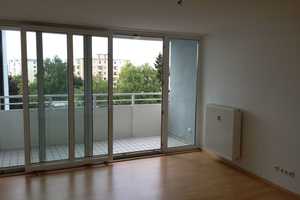 Schöne, geräumige 1-Zimmer Wohnung nahe Böhmerwaldplatz/Bogenhausen in ruhiger Lage – Steinhauser Str. 37, 81677 München – Vorschaubild 1