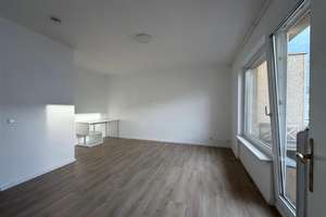 Stilvolle, möblierte 1-Zimmer-Wohnung mit Balkon & Fahrstuhl (Mietdauer max. 2 Jahre) – Beusselstr -, 10553 Moabit, Berlin – Vorschaubild 2