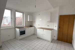 Bezugsfreie 3-Zimmer-Dachgeschosswohnung mit Terrasse, Fahrstuhl - über den Dächern Wilmersdorfs! – Paretzer Straße 10, 10713 Wilmersdorf, Berlin – Vorschaubild 9