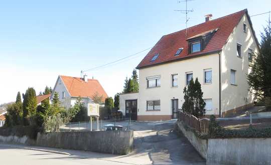 2-Familien-Haus zwischen Großstadt und Natur. Mit großen Hobby- oder Werkstatträumen