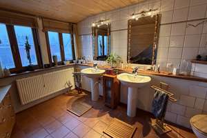Exklusives Zweifamilienhaus in Premiumlage – Wohnen auf höchstem Niveau – Die vollständige Adresse der Immobilie erhältst du vom Anbieter., 97653 Bischofsheim an der Rhön – Vorschaubild 11