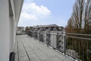 Ottensen! 3 Zi-Dachperle,  WEST Terrasse, Topzustand,  Energiewert B,  3m Decken, PROVISIONFREI – Die vollständige Adresse der Immobilie erhältst du vom Anbieter., 22763 Ottensen, Hamburg – Vorschaubild 2