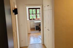 Stilvolle 3-Zimmer-Wohnung mit neuer Inselküche, TG und Balkon – Waldtruderinger Straße 58, 81827 Waldtrudering, München – Vorschaubild 9