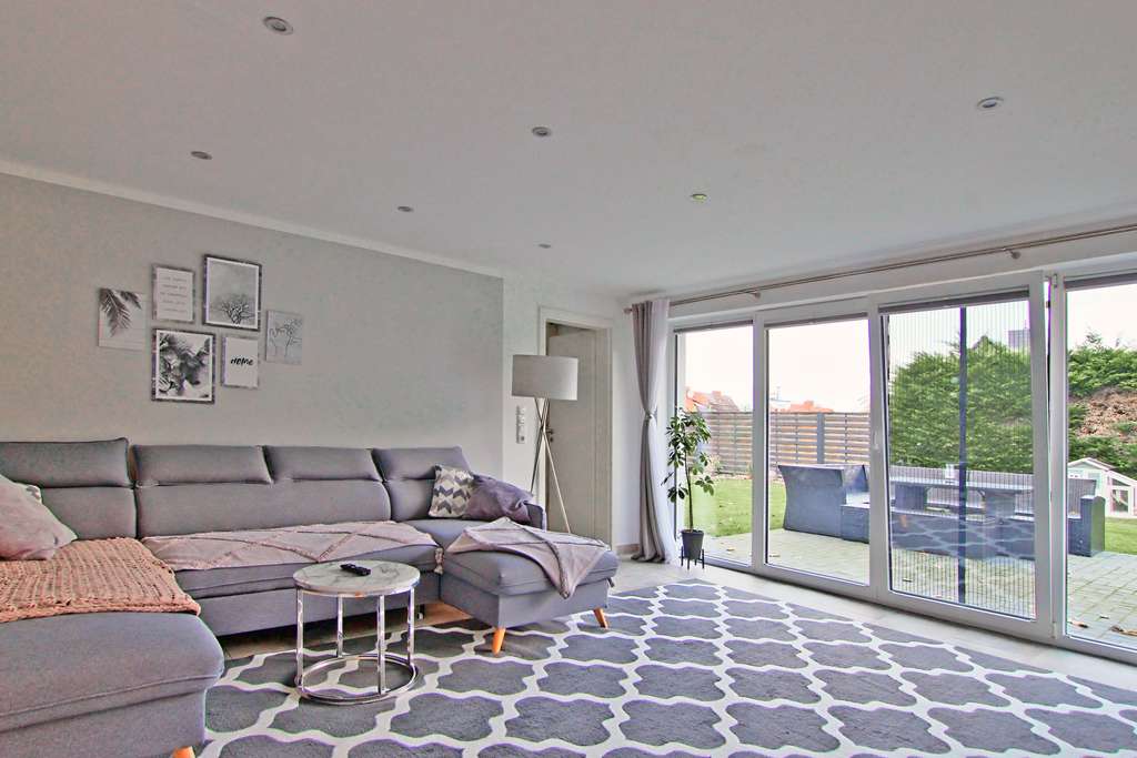 Immobilie in Ribnitz-Damgarten - einzugsfertige, moderne Doppelhaushälfte mit familienfreundlich angelegtem Garten - Bild 0