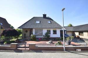 Haus mir Charakter!
   Garten, Garage, Pool
Yaccuzzi, TOP Einrichtung,
PV Anlage, Einfach SUPER! – Die vollständige Adresse der Immobilie erhältst du vom Anbieter., 28857 Syke – Vorschaubild 3