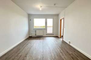 Sofort bezugsfertige 3-Zimmerwohnung mit Balkon und Aufzug in oberster Etage! – Spremberger Str. 6, 1239 Prohlis-Süd, Dresden – Vorschaubild 3