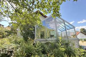Gepflegtes Doppelhaus mit lichtdurchflutetem Wohnbereich und modernisiertem Wohnkomfort! – 9599 Freiberg – Vorschaubild 2