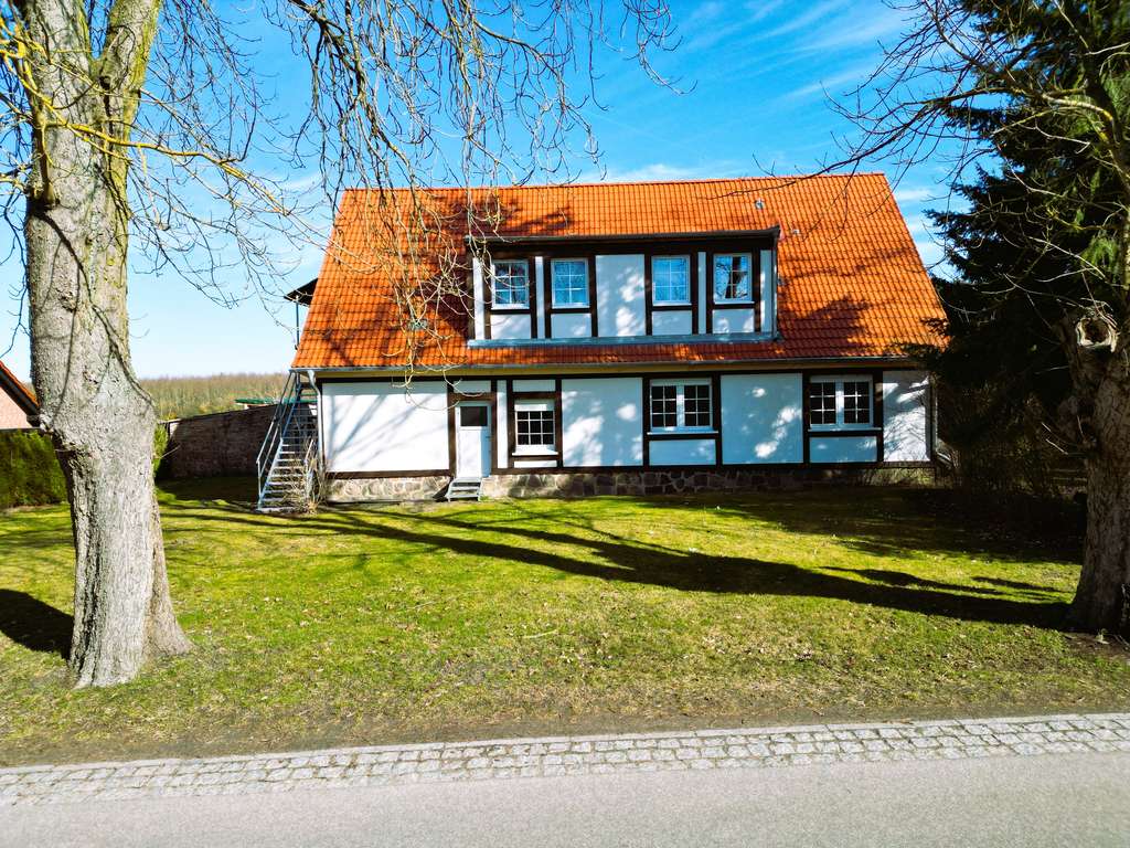 Immobilie in Nossentiner Hütte - Attraktive Kapitalanlage mit 3 Wohnungen in naturnaher Lage - Bild 1