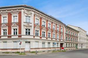 Attraktive, frisch renovierte 2-Zimmer-Wohnung mit moderner Einbauküche