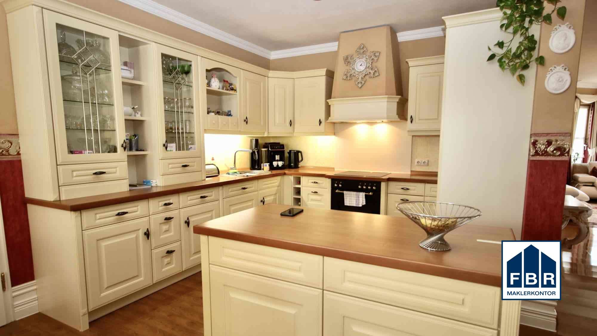 Immobilie in Groß Godems - Exklusives Komfort-Eigenheim und Pool auf herrlichem Grundstück - Bild 1