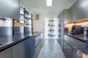 Luxus der leisen Art – exklusives Wohnanwesen mit parkähnlichem Grundstück – Die vollständige Adresse der Immobilie erhältst du vom Anbieter., 93128 Regenstauf – Vorschaubild 9