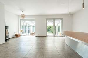 Gepflegtes Einfamilienhaus mit Einliegerwohnung, Vollkeller, Wintergarten und großem Grundstück – Die vollständige Adresse der Immobilie erhältst du vom Anbieter., 22455 Schnelsen, Hamburg – Vorschaubild 12