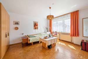 Gepflegtes Mehrfamilienhaus mit Potenzial für Eigennutzer und Kapitalanleger – Die vollständige Adresse der Immobilie erhältst du vom Anbieter., 70563 Heerstraße, Stuttgart – Vorschaubild 9