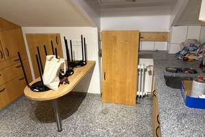 Renoviertes WG-Zimmer-Dachgeschosswohnung in Neu-Ulm mit Balkon u. Einbauküche  – Am Hügel 8, 89233 Neu-Ulm – Vorschaubild 2