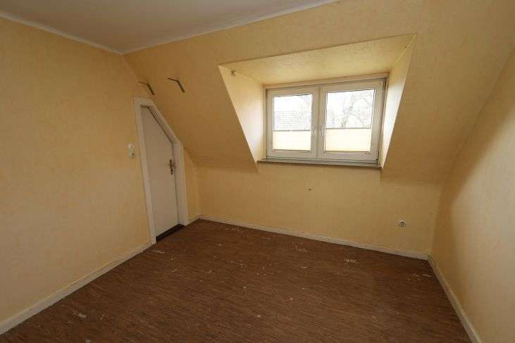 Immobilie in Groven - Gediegenes Einfamilienhaus auf schönem Grundstück mit altem Baumbestand in Lunden, Kreis Dithmarsche - Bild 18