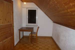 Gemütliche Dachgeschosswohnung für eine oder 2 Personen im Zentrum von Feuerbach – Die vollständige Adresse der Immobilie erhältst du vom Anbieter., 70469 Feuerbach-Mitte, Stuttgart – Vorschaubild 12