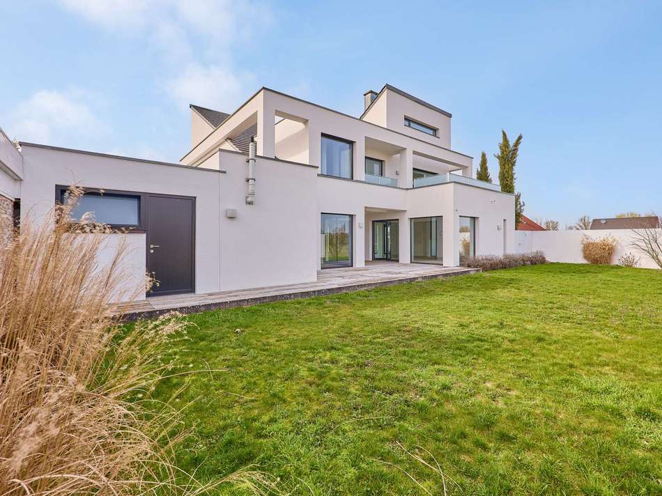 Garten & Rückansicht