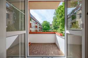 🏡 Familien-Traum im Herzen Lankwitz - Charmante 3 Zi mit Süd-Balkon & Blick in den Garten – Die vollständige Adresse der Immobilie erhältst du vom Anbieter., 12249 Lankwitz, Berlin – Vorschaubild 2