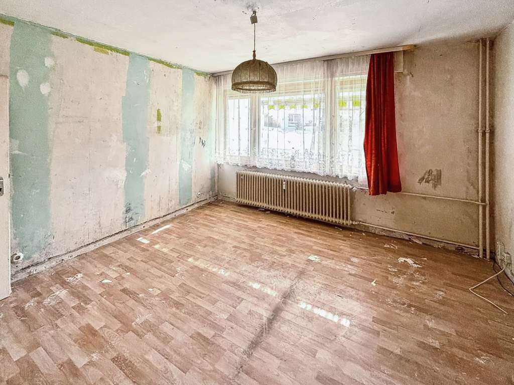 Immobilie in Obertshausen - 2 Doppelhaushälften mit je 3 Wohneinheiten und 3 Garagen auf großem Sonnengrundstück in Obertshausen - Bild 4