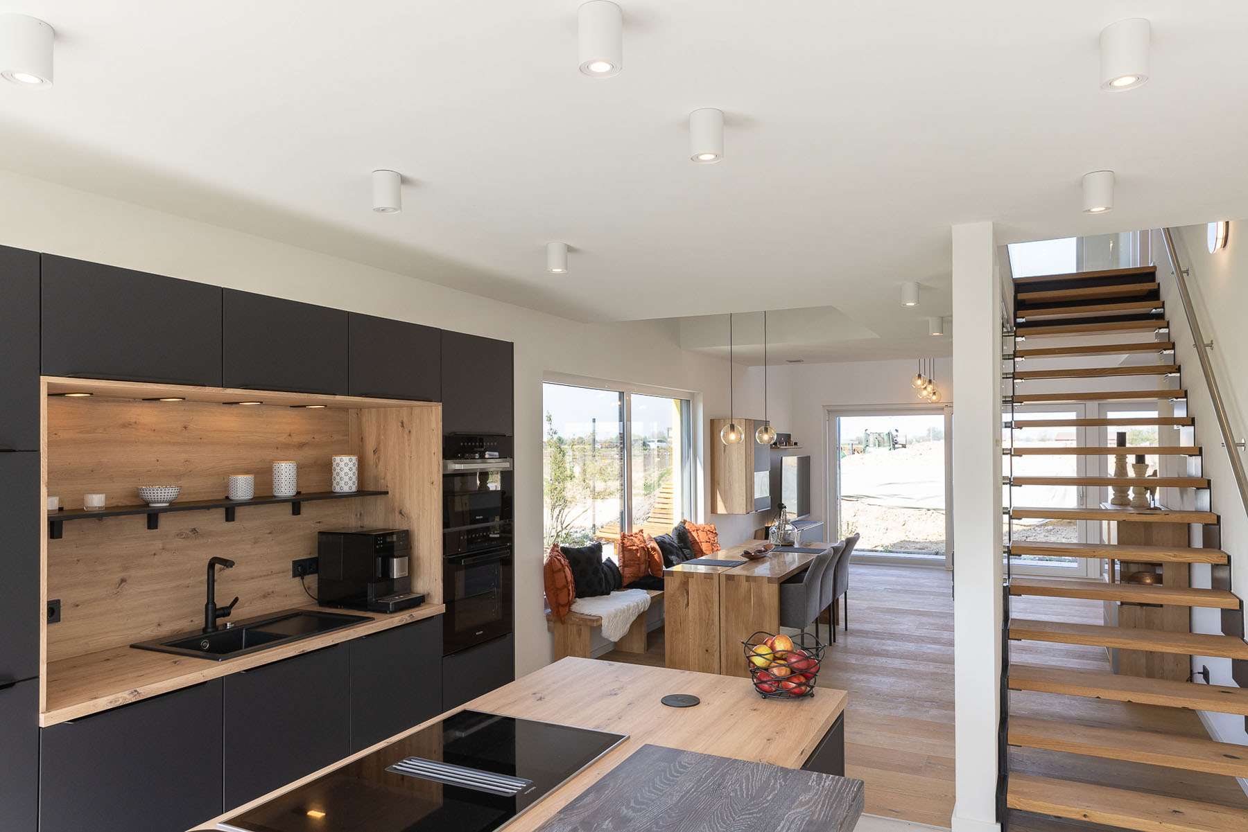 Immobilie in Mindelstetten - Modernes Einfamilienhaus mit viel Platz für die ganze Familie - Bild 2