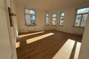 Erstbezug nach Sanierung, Erkerwohnung im 1. OG, Bad mit Wanne und Fenster, WG möglich – Lange Reihe 11, 4299 Stötteritz, Leipzig – Vorschaubild 1
