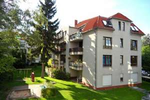 Helle 2-Zimmer-Wohnung mit großem Balkon in ruhiger Lage