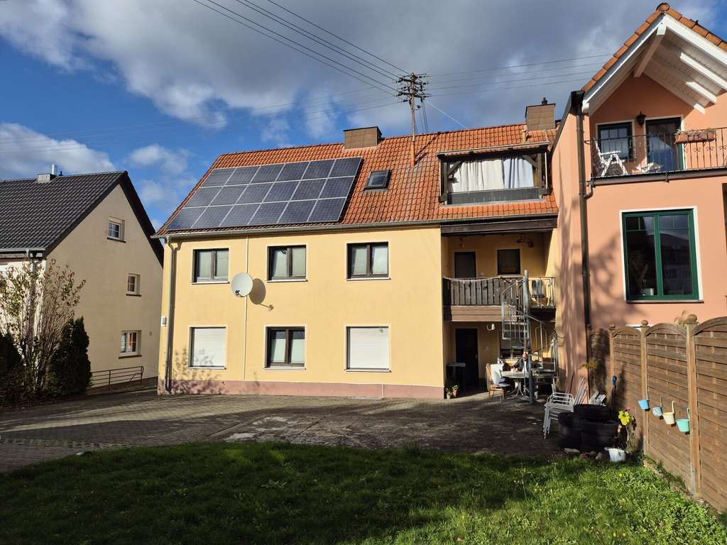 Immobilie in Sankt Wendel - Dreiparteienhaus in St. Wendel - attraktive Kapitalanlage mit PV-Erträgen - Bild 1
