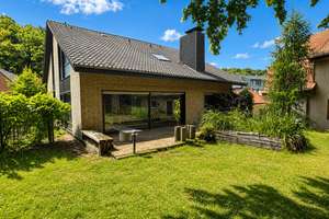 Großzügiges Wohnhaus mit Sanierungsbedarf in beliebter Lage von Bielefeld-Gadderbaum – Die vollständige Adresse der Immobilie erhältst du vom Anbieter., 33617 Gadderbaum, Bielefeld – Vorschaubild 2