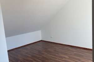 Wohnen mit Charakter: 3-Zimmer-Dachgeschosswohnung in Schwalbach – Die vollständige Adresse der Immobilie erhältst du vom Anbieter., 65824 Schwalbach am Taunus – Vorschaubild 4
