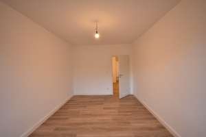 ERSTBEZUG nach Sanierung! Zentrale 2-Zi-Whg mit Balkon – 40210 Stadtmitte, Düsseldorf – Vorschaubild 7