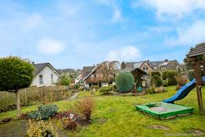 Zweifamilienhaus mit zwei separaten Eingängen, großem Grundstück und Potenzial in Witten-Bommern – Die vollständige Adresse der Immobilie erhältst du vom Anbieter., 58452 Bommern, Witten – Vorschaubild 1