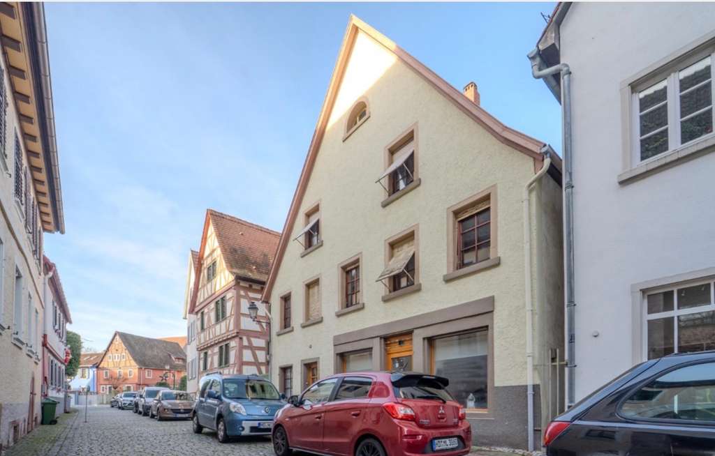 Immobilie in Ladenburg - Mehrfamilienhaus in begehrter Lage mit Entwicklungspotenzial und Altbaucharme - Bild 0