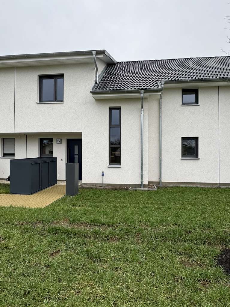 Reihenmittelhaus 110m² Neubau mit Terrasse, provisionsfrei!